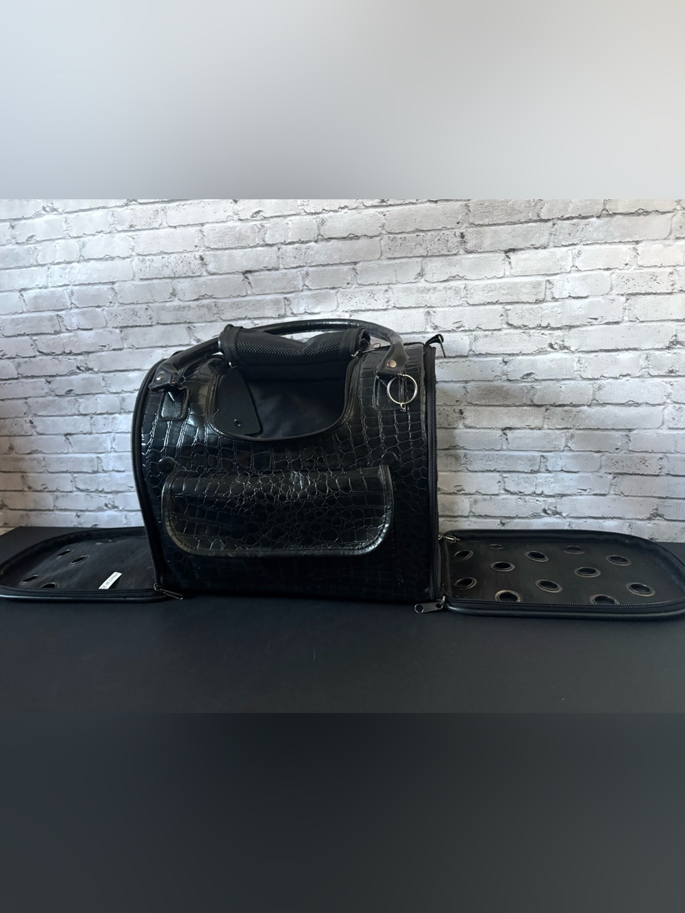 Black Croc-Embossed Cat Carrier - Picture 4 of 7